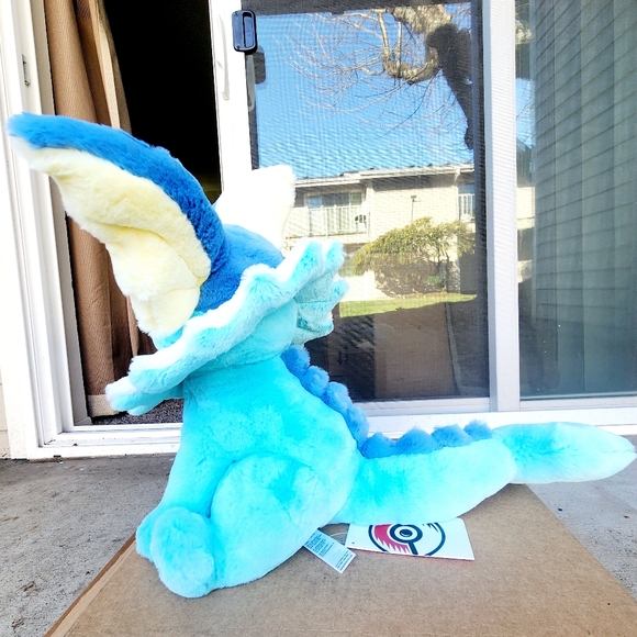 NWT Comfy friends plush Vaporeon - Picture 3 of 4